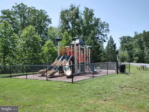 View/Area - 15152 Santander Dr, Gainesville, VA 20155 photo 1 of 5