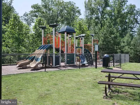 View/Area - 15152 Santander Dr, Gainesville, VA 20155 photo 5 of 5