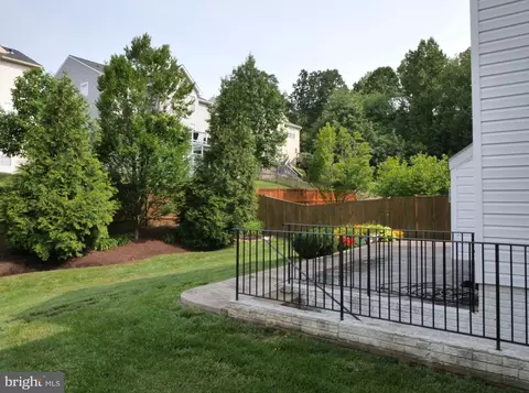 Exterior - 15152 Santander Dr, Gainesville, VA 20155 photo 6 of 17