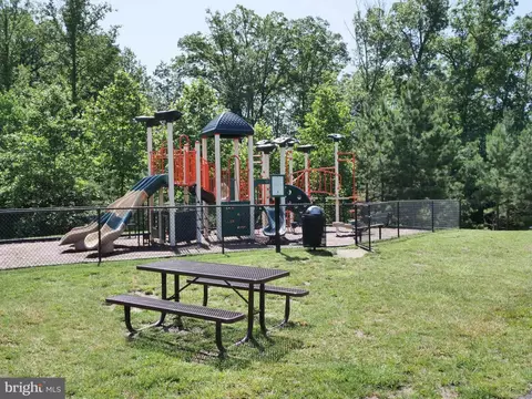 View/Area - 15152 Santander Dr, Gainesville, VA 20155 photo 4 of 5