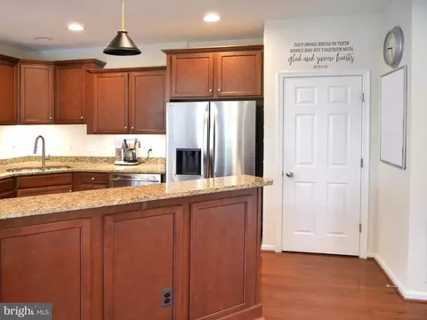 Kitchen - 15152 Santander Dr, Gainesville, VA 20155 photo 8 of 8