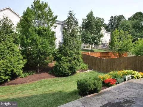Exterior - 15152 Santander Dr, Gainesville, VA 20155 photo 8 of 17