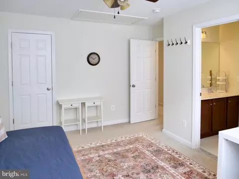 Bedroom - 15152 Santander Dr, Gainesville, VA 20155 photo 7 of 10