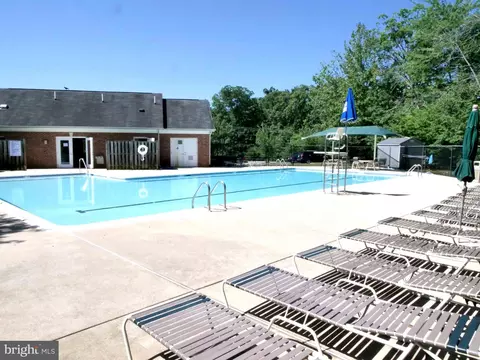 Exterior - 15152 Santander Dr, Gainesville, VA 20155 photo 12 of 17