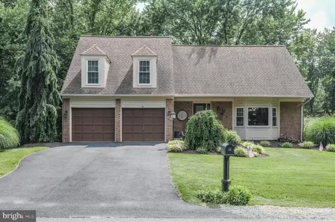 12853 Valleywood Dr, Woodbridge, VA 22192
