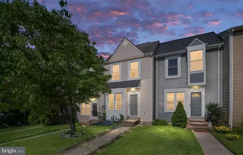15370 Gatehouse Ter, Woodbridge, VA 22191