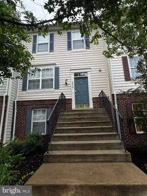 6813 Avalon Isle Way, Gainesville, VA 20155