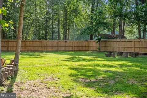 Exterior - 14731 Conway Dr, Manassas, VA 20112 photo 9 of 11