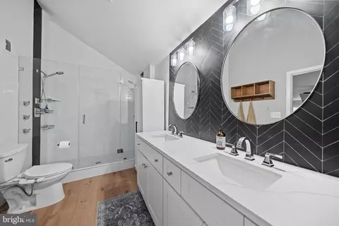 Bath - 14731 Conway Dr, Manassas, VA 20112 photo 1 of 2