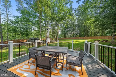 Exterior - 14731 Conway Dr, Manassas, VA 20112 photo 4 of 11