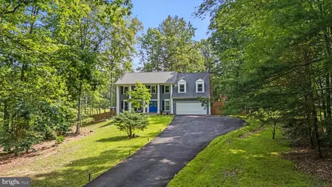 Exterior - 14731 Conway Dr, Manassas, VA 20112 photo 11 of 11