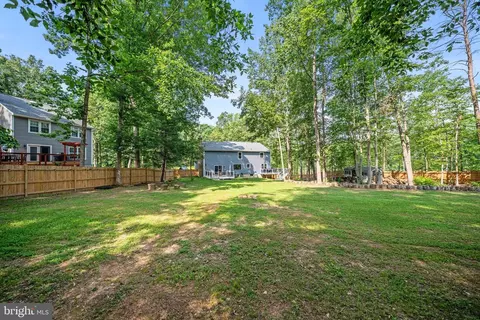 Exterior - 14731 Conway Dr, Manassas, VA 20112 photo 10 of 11