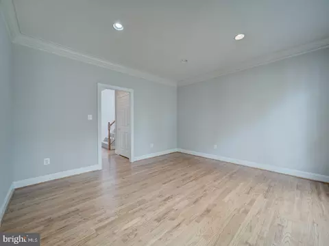 Living - 8429 Link Hills Loop, Gainesville, VA 20155 photo 5 of 24