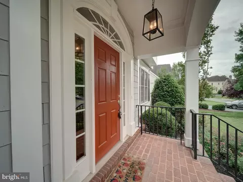 Exterior - 8429 Link Hills Loop, Gainesville, VA 20155 photo 5 of 7