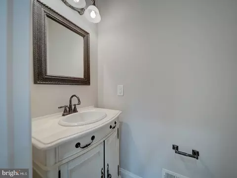 Bath - 8429 Link Hills Loop, Gainesville, VA 20155 photo 1 of 14