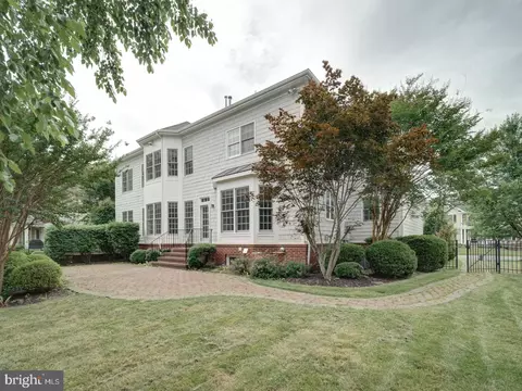 Exterior - 8429 Link Hills Loop, Gainesville, VA 20155 photo 7 of 7