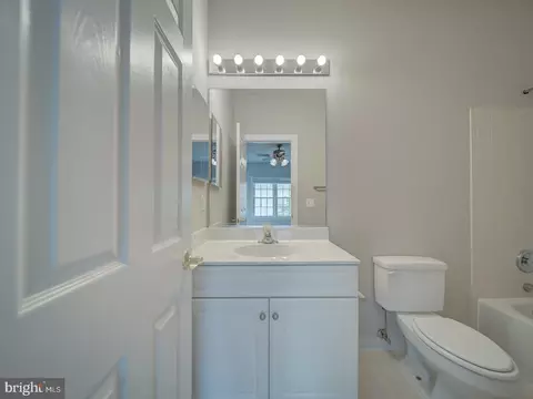 Bath - 8429 Link Hills Loop, Gainesville, VA 20155 photo 8 of 14