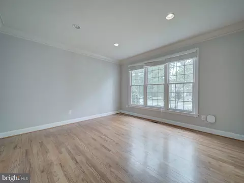 Living - 8429 Link Hills Loop, Gainesville, VA 20155 photo 2 of 24