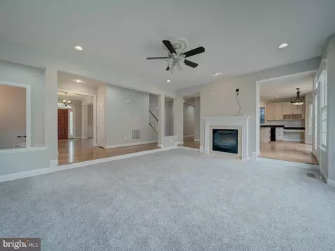 Living - 8429 Link Hills Loop, Gainesville, VA 20155 photo 12 of 24