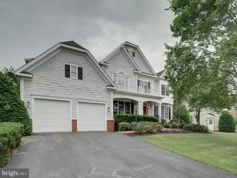 Exterior - 8429 Link Hills Loop, Gainesville, VA 20155 photo 2 of 7