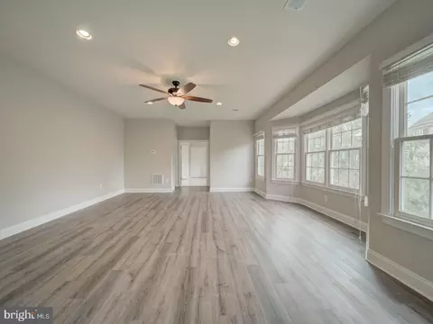 Living - 8429 Link Hills Loop, Gainesville, VA 20155 photo 22 of 24