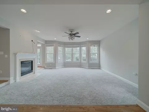 Living - 8429 Link Hills Loop, Gainesville, VA 20155 photo 10 of 24