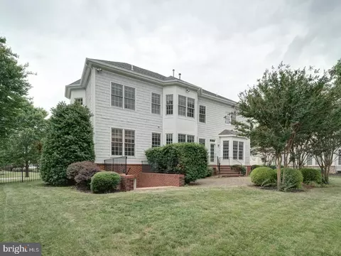 Exterior - 8429 Link Hills Loop, Gainesville, VA 20155 photo 6 of 7