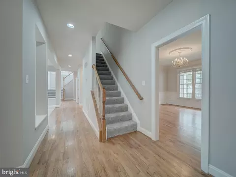 Entry Way - 8429 Link Hills Loop, Gainesville, VA 20155 photo 8 of 10