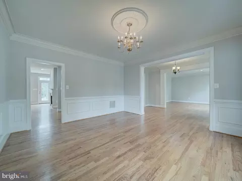 Living - 8429 Link Hills Loop, Gainesville, VA 20155 photo 9 of 24