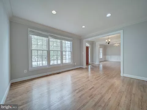 Living - 8429 Link Hills Loop, Gainesville, VA 20155 photo 3 of 24