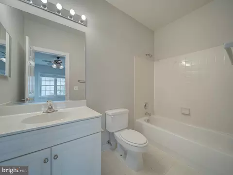 Bath - 8429 Link Hills Loop, Gainesville, VA 20155 photo 9 of 14