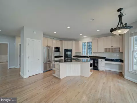 Kitchen - 8429 Link Hills Loop, Gainesville, VA 20155 photo 2 of 10