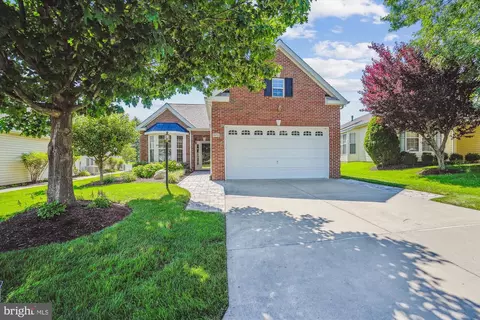 16916 Four Seasons Dr, Dumfries, VA 22025