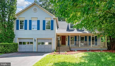 14591 Estate Dr, Woodbridge, VA 22193