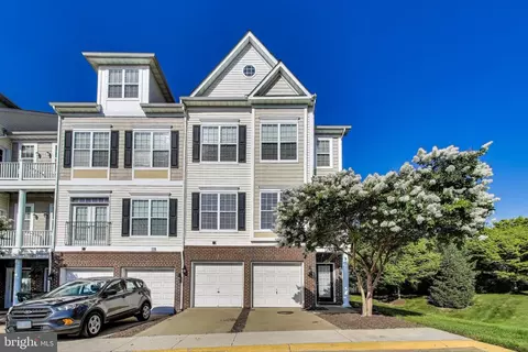 1869 Cedar Cove Way #101, Woodbridge, VA 22191