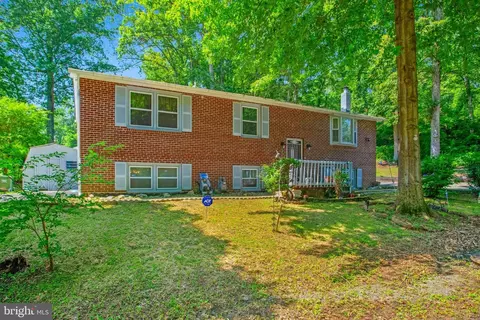 18301 Nob Hill Dr, Triangle, VA 22172