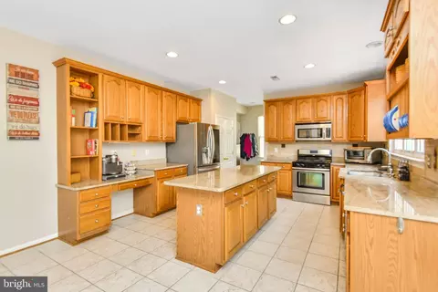Kitchen - 13508 Wembley Loop, Bristow, VA 20136 photo 2 of 4