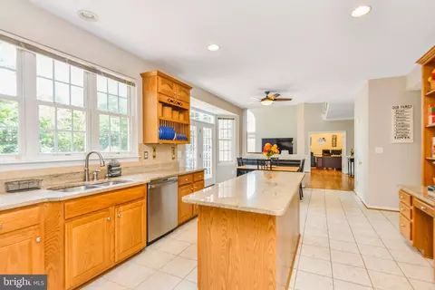 Kitchen - 13508 Wembley Loop, Bristow, VA 20136 photo 3 of 4