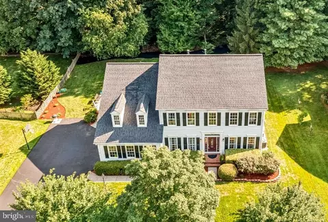 7834 Meadowgate Dr, Manassas, VA 20112