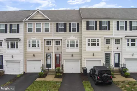 8338 Heritage Crossing Ct, Manassas, VA 20109