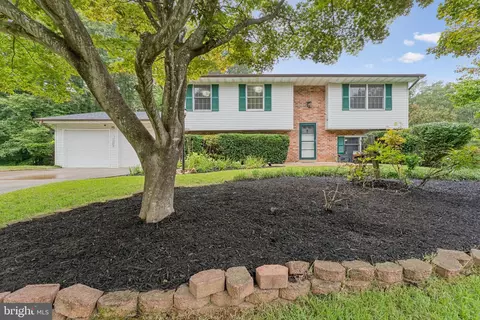 15085 Greenmount Dr, Woodbridge, VA 22193