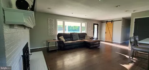 Entry Way - 6025 Turner Rd, Broad Run, VA 20137 photo 1 of 7