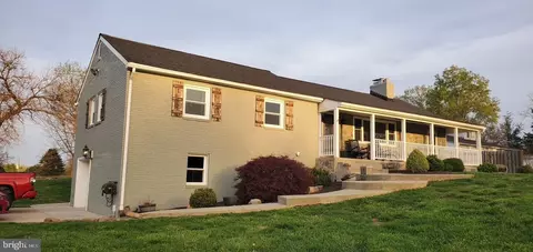 Exterior - 6025 Turner Rd, Broad Run, VA 20137 photo 1 of 2