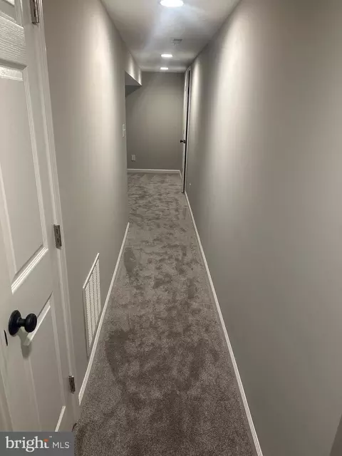 Entry Way - 6025 Turner Rd, Broad Run, VA 20137 photo 3 of 7