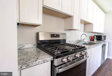 Entry Way - 7526 Albemarle Dr, Manassas, VA 20111 photo 5 of 8