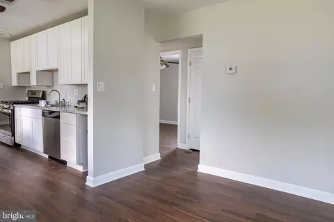 Entry Way - 7526 Albemarle Dr, Manassas, VA 20111 photo 1 of 8