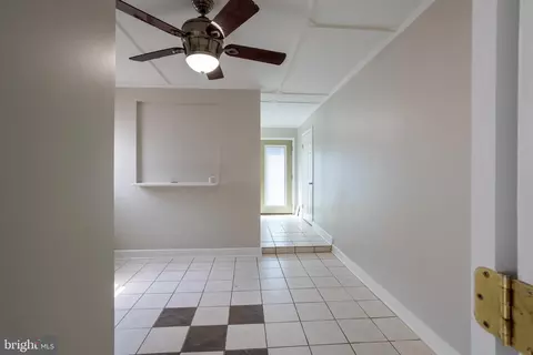 Entry Way - 7526 Albemarle Dr, Manassas, VA 20111 photo 7 of 8