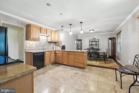 7491 Slagle Ln, Manassas, VA 20111