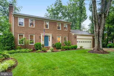 11961 Governors Ct, Woodbridge, VA 22192