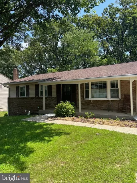 12157 Pineneedle Ct, Woodbridge, VA 22192
